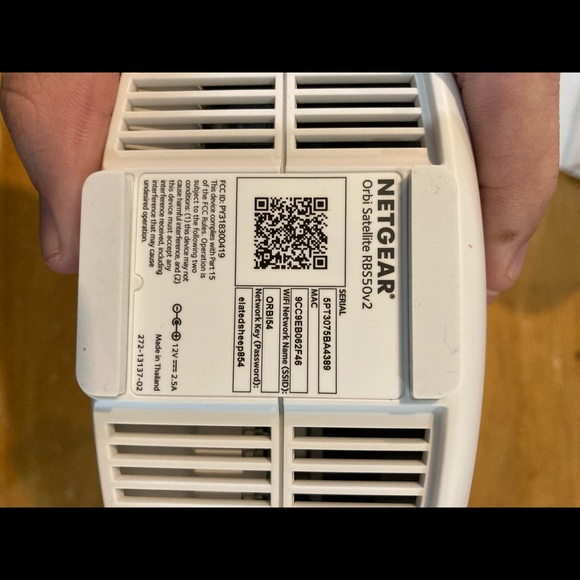 Orbi tri band mesh WiFi System RBS50 - Picture 4 of 4